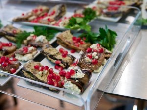 Badridschani mit Walnüssen und mit Frischkäse ბადრიჯანი ყველით (Badrijani q'velit) und ნიგვზიანი ბადრიჯანი (Nigvziani badrijani) - Melanzani mit Walnüssen und mit Frischkäse
