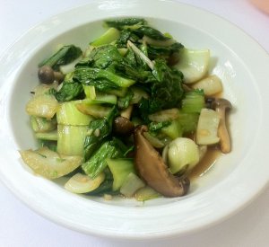 Pak Choi mit Shiitake Pak Choi mit Shiitake-Pilzen