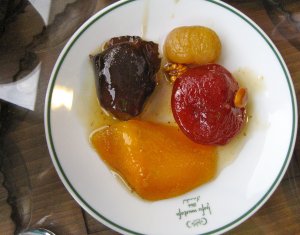 Kandierte Früchte (Hafız Mustafa) Kandierte Orangenschalen, Paradeiser, Kastanien und Melanzani