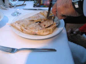 Wolfsbarsch "en papillote" (Armada Terrace) Wolfsbarsch "en papillote"