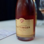 Eine Flasche Taittinger Prestige Rosé