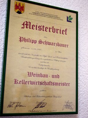 Meisterbrief Philipp Schwarzbauer Meisterbrief als "Weinbau- und Kellerwirtschaftsmeister" von Philipp Schwarzbauer