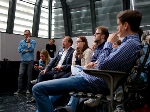 Publikum im Zitrusworkshop Das Publikum lauscht andächtig Katharina Seisers Zitrusvortrag