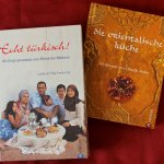 "Echt türkisch!" (Latife und Hilal Arslantaş und "Die orientalische Küche" (Claudia Roden)