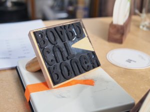 "Rough Cut Board"-Stempel "Rough Cut Board"-Stempel