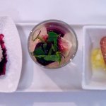 Caramellschokolade mit Cassisfeige & Tunesischer Minze Caramellschokolade mit Cassisfeige & Tunesischer Minze