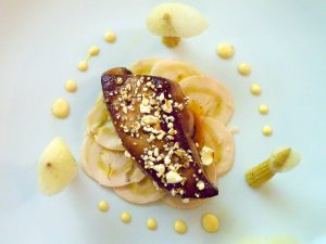 Hendl-Curry-Galantine, gebratene Foies gras, Mais-Crème-Karamell, Babymais Hendl-Curry-Galantine, gebratene Foies gras, Mais-Crème-Karamell, Babymais