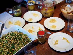 Susis Kichererbsensalat mit den Salzzitronen-Proben Susis Kichererbsensalat mit den Salzzitronen-Proben