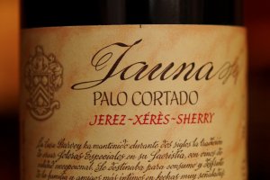 Etikett einer Sherry-Flasche (Palo Cortado "Jauna" von Sacristía de Garvey)
