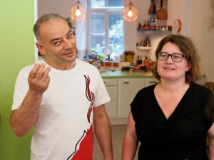 Domenico Pugliese und Brigitte Schmidhuber in ihrem Geschäft Casa Caria Domenico Pugliese und Brigitte Schmidhuber in ihrem Geschäft Casa Caria