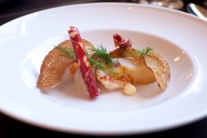 Garnele, Jakobsmuschel, Chorizo Noch keine Marseillaiser Fischsuppe, Garnele, Jakobsmuschel, Chorizo (und Brotknusper)