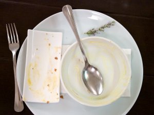 Keine Lavendel-Crème-brûlée und kein Dattelparfait Alles aufgegessen: Keine Lavendel-Crème-brûllée und kein Dattelparfait