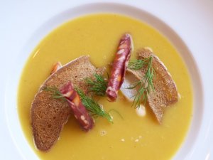 Marseillaiser Fischsuppe, Garnele, Jakobsmuschel, Chorizo Marseillaiser Fischsuppe, Garnele, Jakobsmuschel, Chorizo