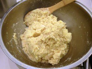 Veganes Trüffelschmalz "Veganes Trüffelschmalz" in einer Schüssel