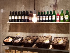 Erdäpfel, Zwiebel, Traubensaft und Wein in der Marktwirtschaft Erdäpfel, Zwiebel, Traubensaft und Wein in der Marktwirtschaft