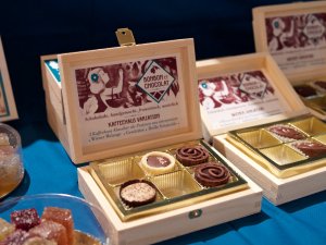 Pralinen von Bonbon et Chocolat Pralinen von Bonbon et Chocolat, im Vordergrund Pate de Fruit